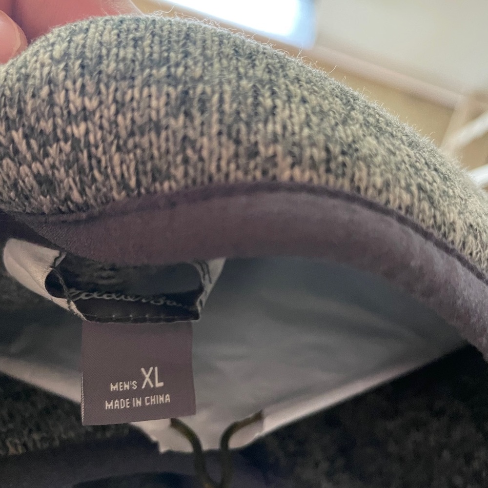 Eddie Bauer pullover - Picture 3 of 3